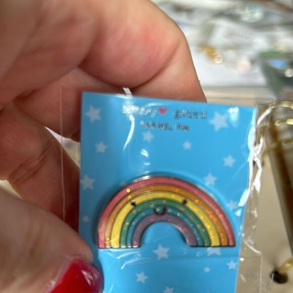 Simply Gilded Enamel Pin and magnet NEW bundle - Picture 3 of 7